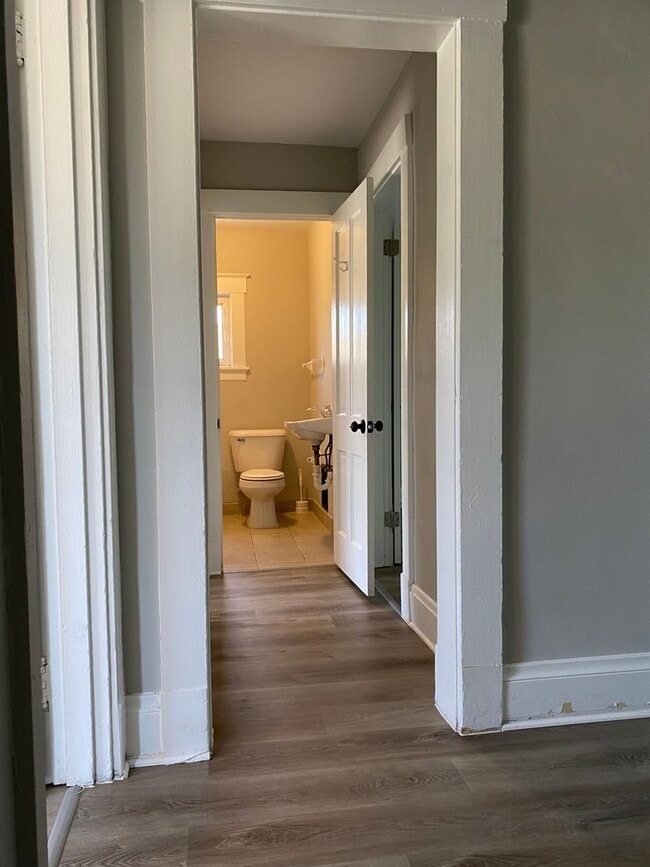 Building Photo - Newly renovated home immediately available