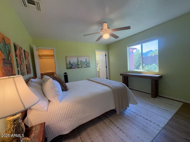 Building Photo - 10238 S Honeysuckle Dr