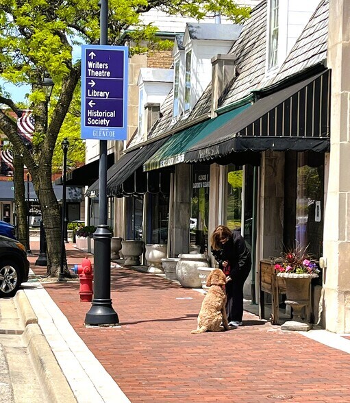 Downtown Glencoe - 630 Vernon Ave