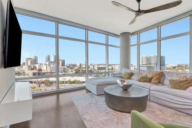 Building Photo - 1120 E Kennedy Blvd