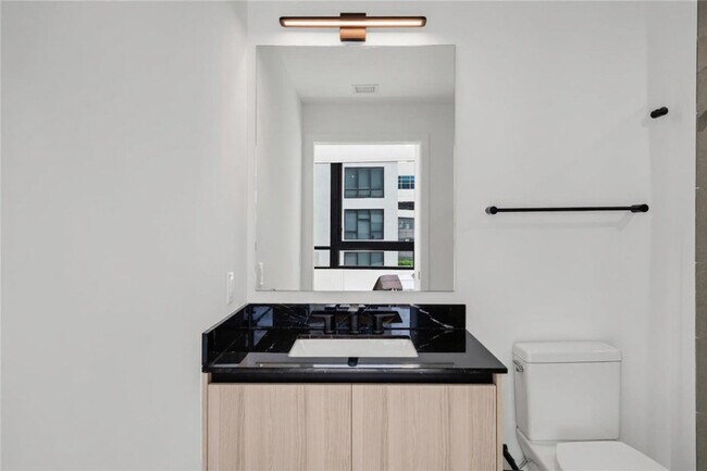 Building Photo - 225 N Miami Ave