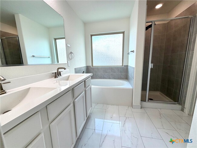 Building Photo - 216 Star Pass