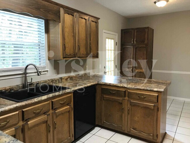 Building Photo - 1622 Keeneland Dr