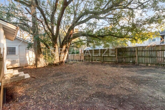 Building Photo - Charming 2-Bedroom Cottage in the Desirable New Saint Francis Community