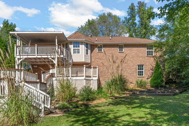 Building Photo - 944 Sable Dr