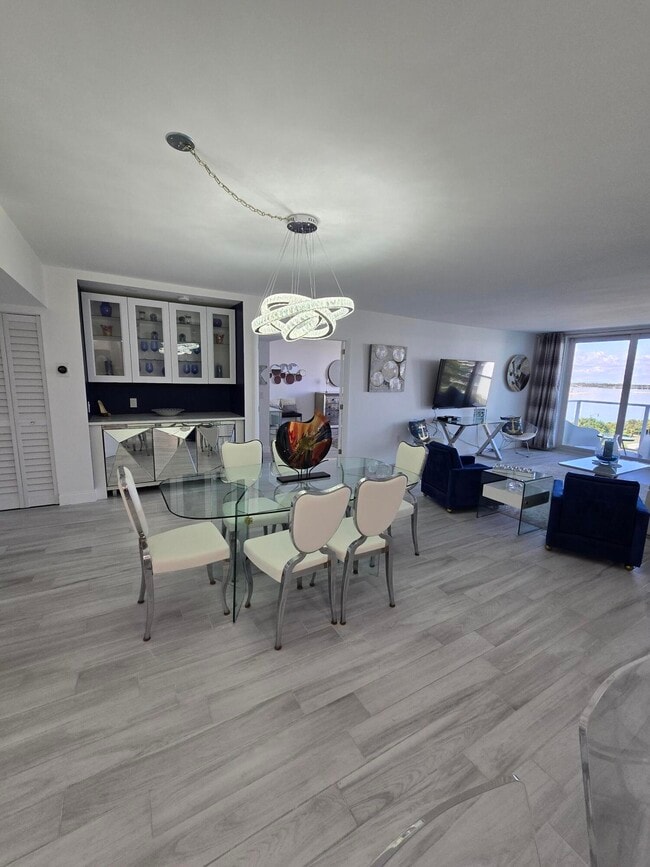 Building Photo - 3450 S Ocean Blvd