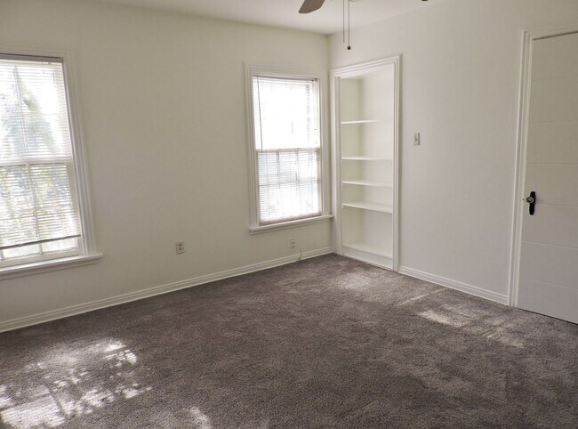 Building Photo - Westcliff - TCU area four bedroom home for...