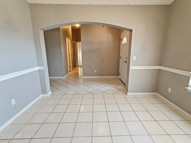 Building Photo - 1563 Lakeway Dr