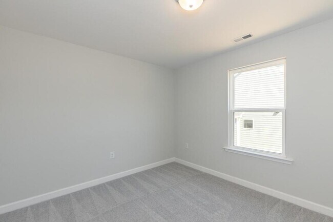 Building Photo - 50 Maximus Cir