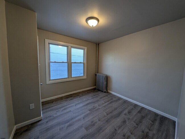 Building Photo - 2002 Grant Ave