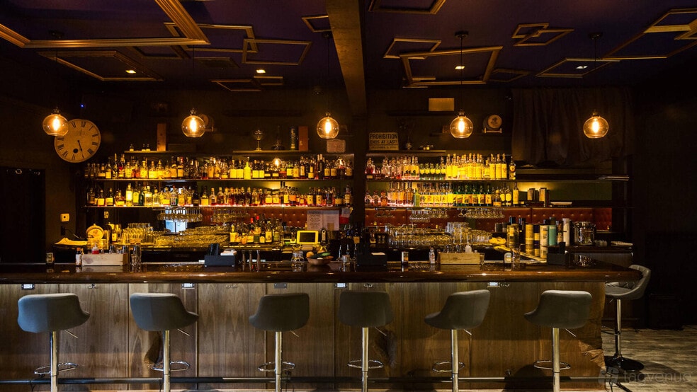 Neat Bar - 11970 Montana Ave