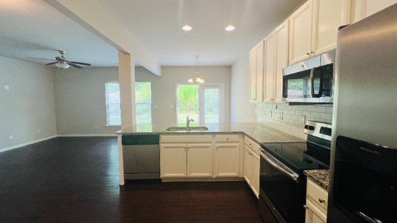 Building Photo - 256 Highland Pointe Cir E