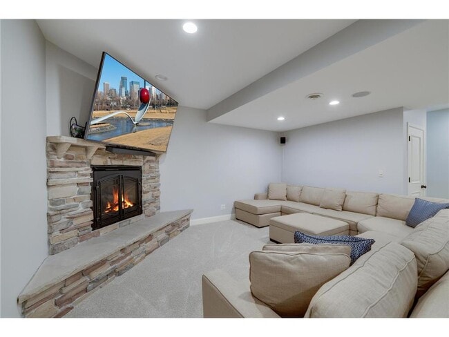Building Photo - 645 Ramsey Cir