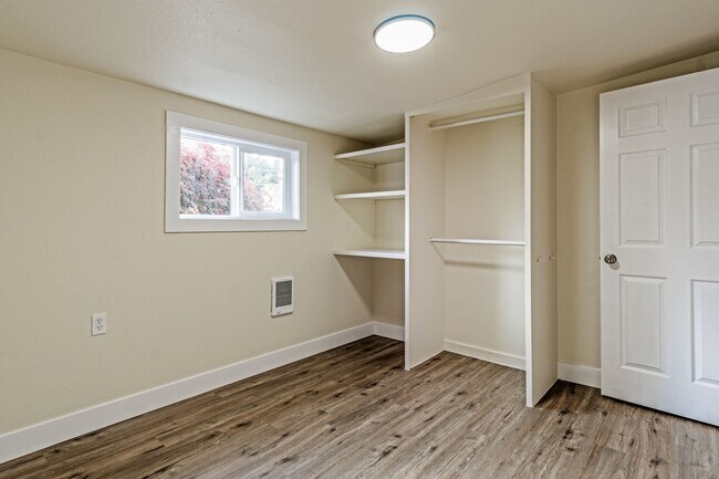 Building Photo - Fully Remodeled 3 Bedroom Home in Historic Oakland