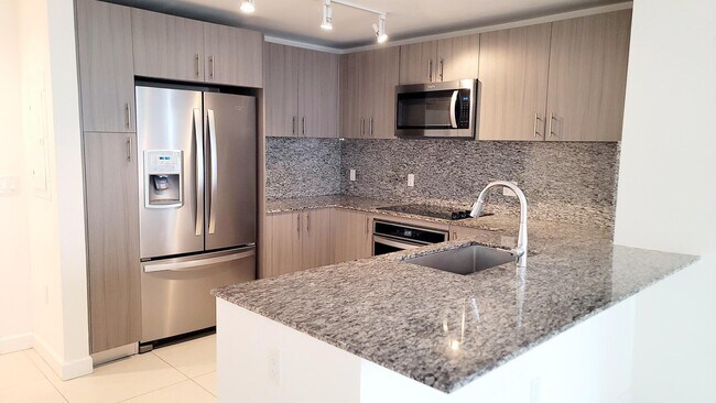 Building Photo - 5350 NW 84th Ave