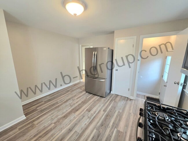 Building Photo - Newly Updated!