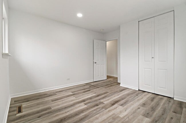 Building Photo - 1180 Larkdale Row