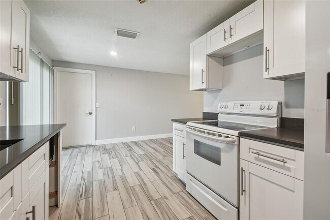 Building Photo - 3679 Sugarcreek Dr