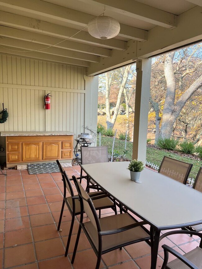 Building Photo - 2740 Ptarmigan Dr