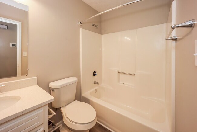 Building Photo - 233 Northbridge Dr