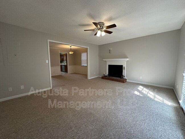 Building Photo - 2448 Riverlook Dr