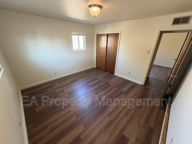 Building Photo - 1732 Muriel St NE