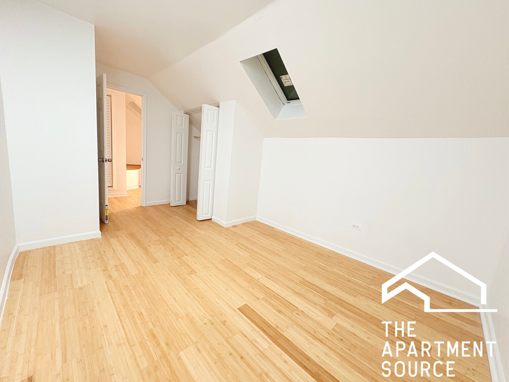 Building Photo - 1900 S Throop St