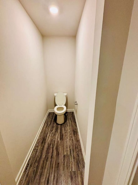 Building Photo - 24359 Dawson Ct