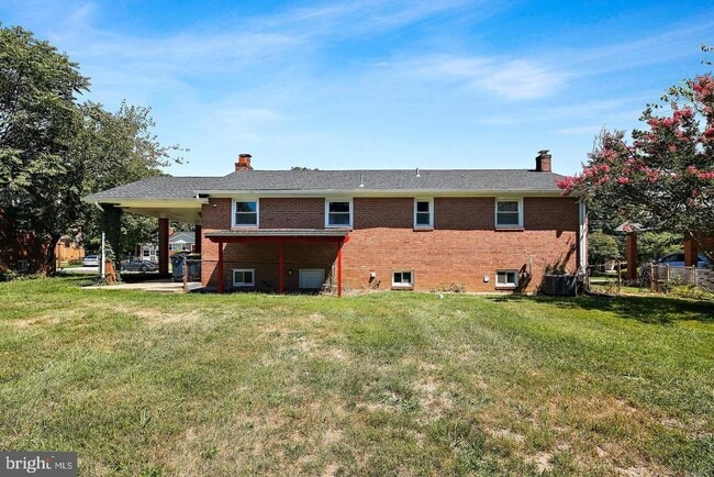 Building Photo - 8305 Bernard Dr