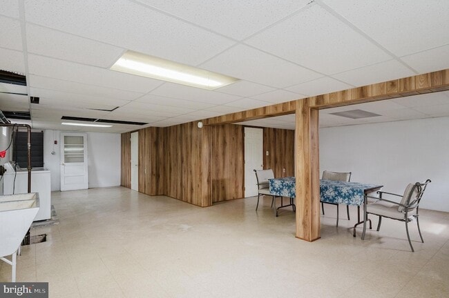 Building Photo - 1016 Winfield Dr