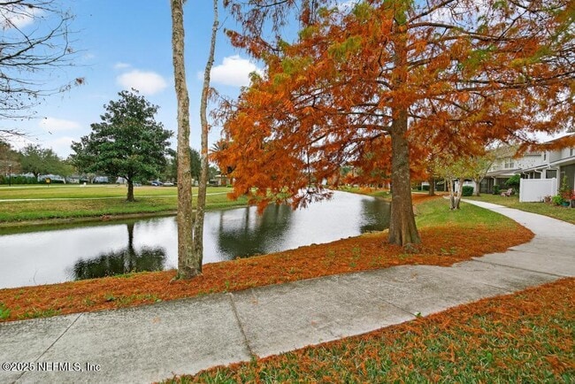 Building Photo - 411 Walnut Dr