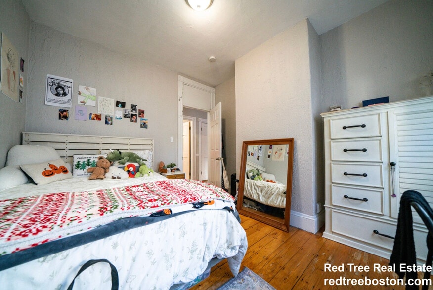 Building Photo - 133 St Alphonsus St