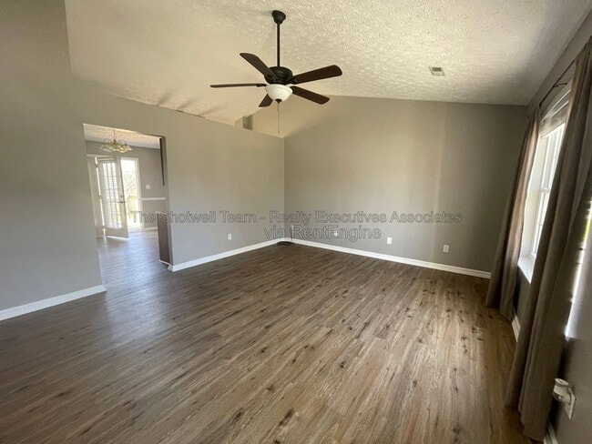 Building Photo - 2139 Ember Brook Ln