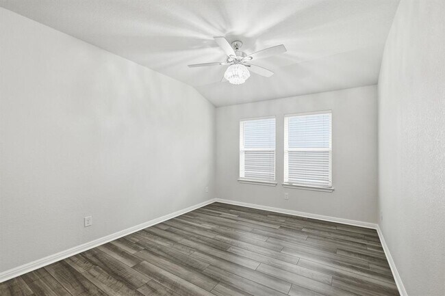 Building Photo - 424 Windy Reed Rd