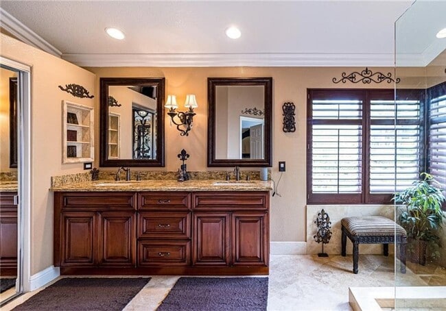 Building Photo - STUNNING "RANCHO CIELO" HOME