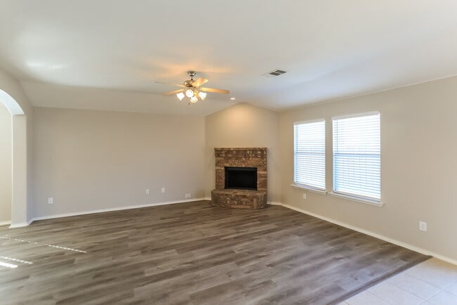 Building Photo - 2036 Forest Meadow Dr