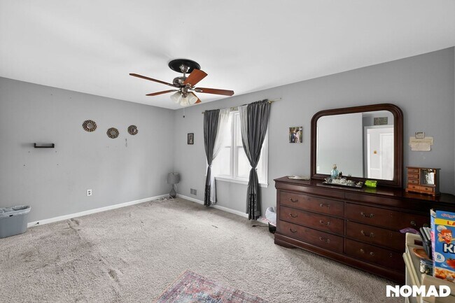 Building Photo - Spacious 4BR House in Germantown