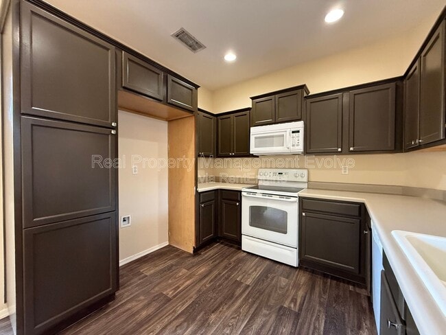 Building Photo - 8323 W Sheridan St