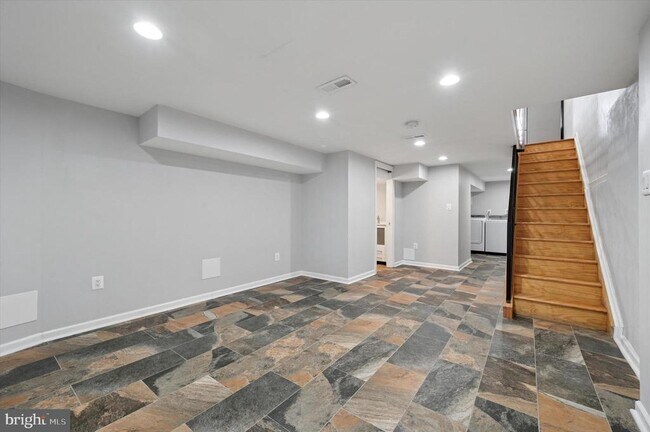 Building Photo - 3024 Redner St