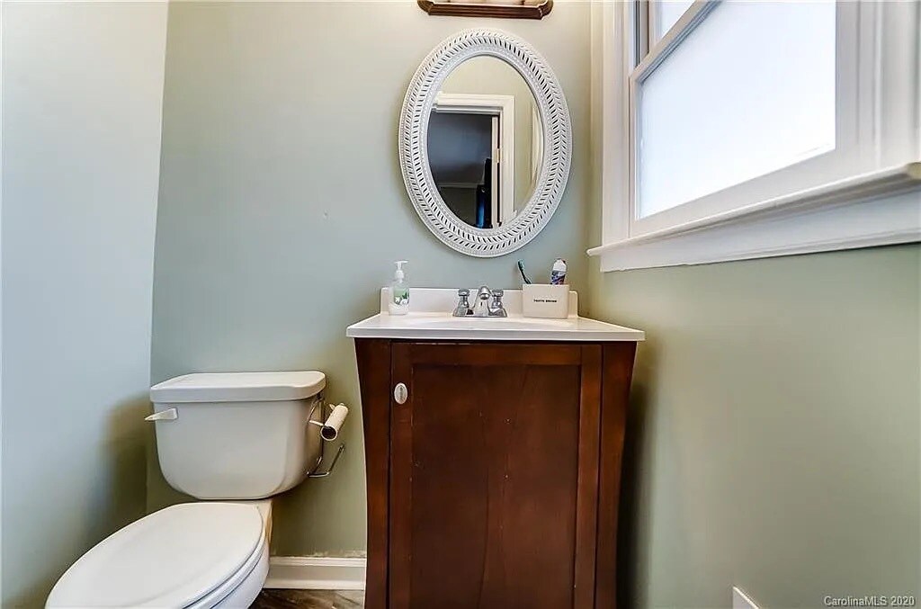 Building Photo - 10700 Forest Dr