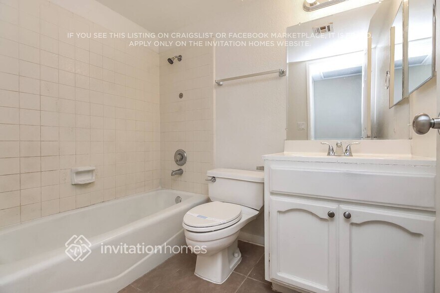 Building Photo - 331 S Cholla St