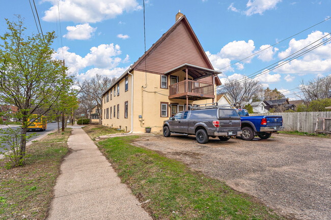 Building Photo - 3101 E 24th St