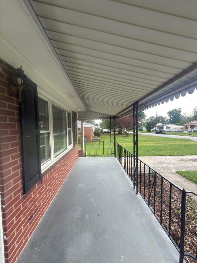 Building Photo - 1309 Ardmore Dr