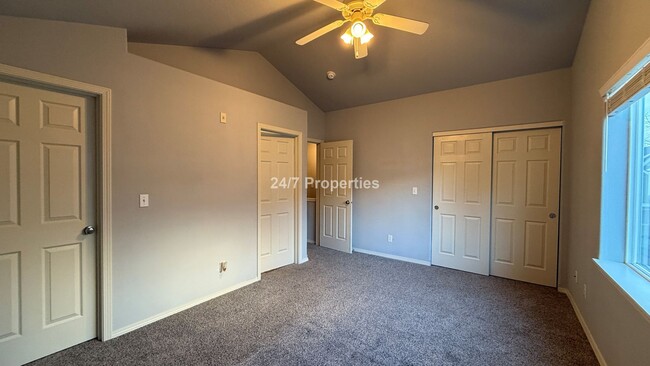 Building Photo - Nice 3BD I 2BA Townhome - Hillsboro!