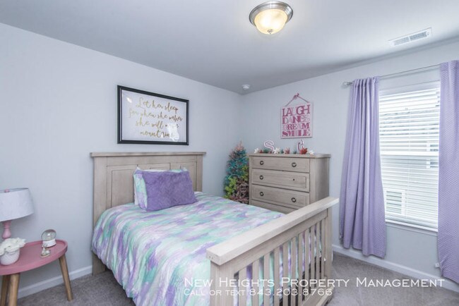 Building Photo - Gorgeous home in McKewn neighborhood!