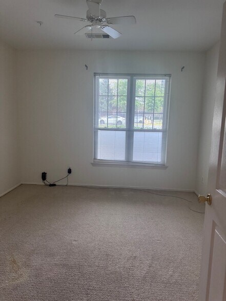 Building Photo - 1601 Spring Gate Dr.