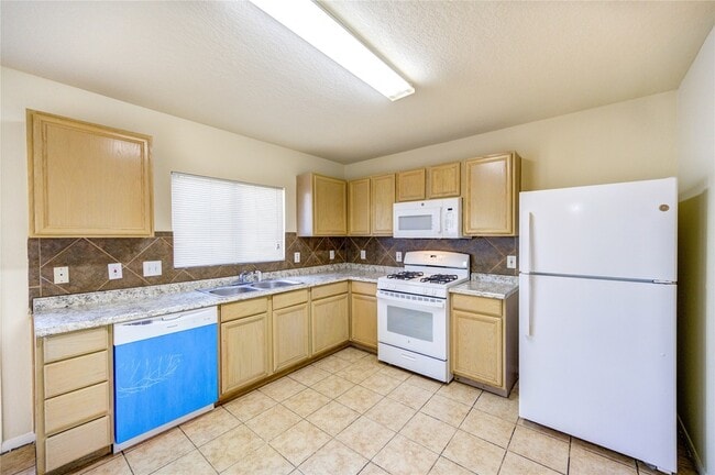 Building Photo - 19506 Lighthouse Scene Ln