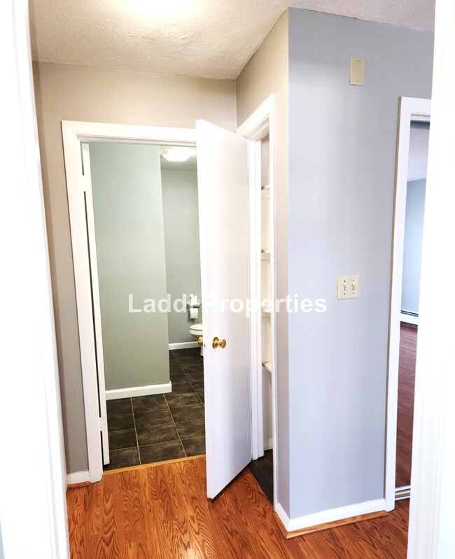 Hallway - 88 Beacon St, Unit 9