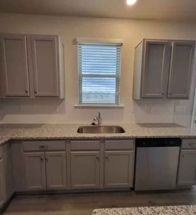 Building Photo - 4031 Penwood Pl