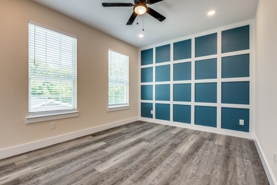 Building Photo - 511 N Davis Dr